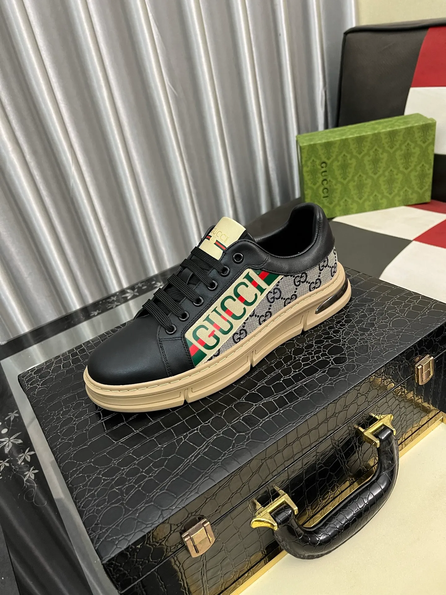 Men's shoes 💰400⌚️⌚️《GUCCI*》The latest hot-selling casual shoes, top brand [seduce] luxury~purchase, top~quality. [Strong] The upper is made of imported breathable cowhide stitching fabric material ➕ Breathable sheepskin feet (•) Fine workmanship. Code number: 38-442️⃣Colors available